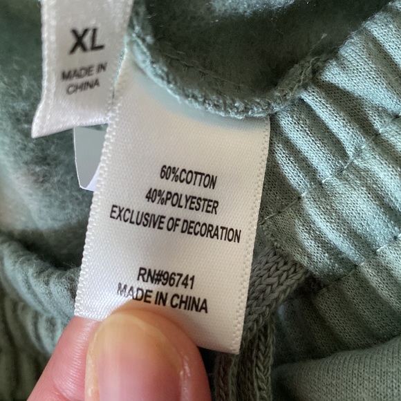 Belle Du Jour Green Drawstring Butterfly Print Shorts XL - Picture 6 of 6